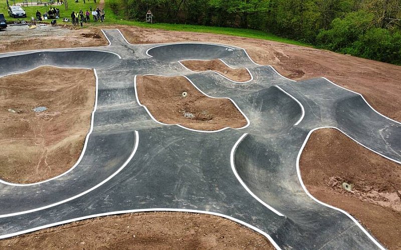Création, installation Pumptrack en France - Dommartin