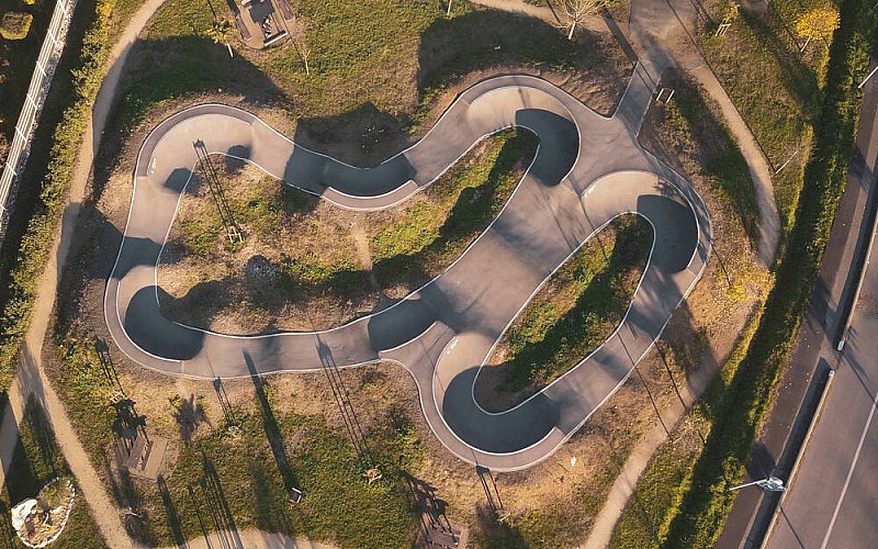 Créateur, installateur de pumptrack en France - Laroque park