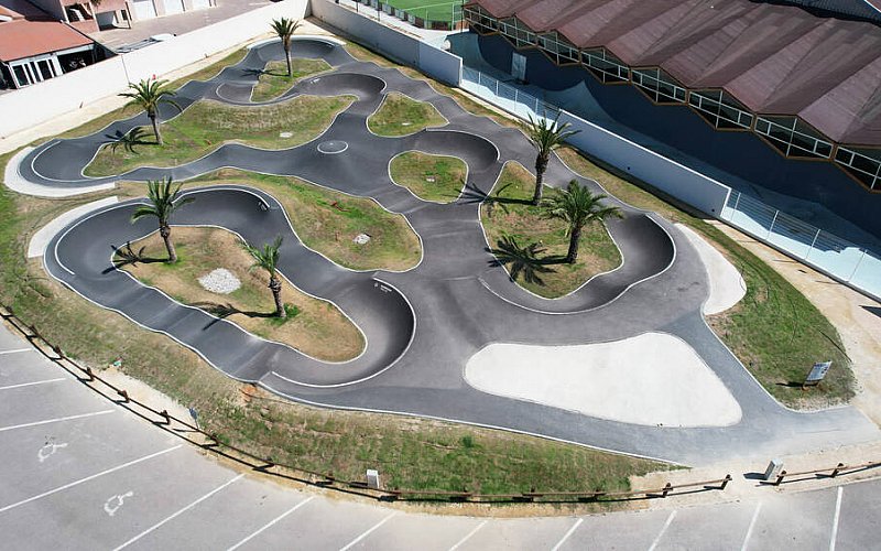 Entreprise création & installation de pumptrack & piste BMX race - Le barcares