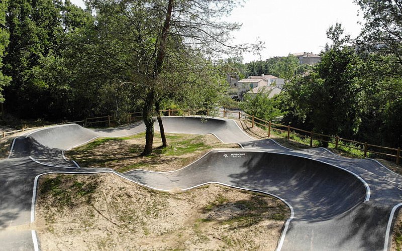 Création, installation de Pumptrack en France - Commune Peynier