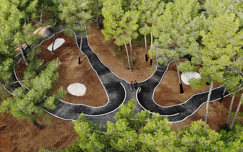 Création, installation de Pumptrack en France - Commune Roquefort