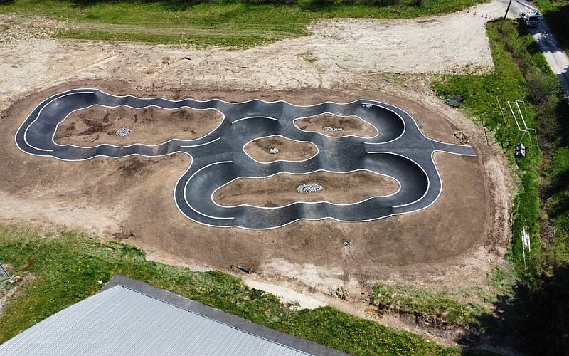 Création, installation de Pumptrack & piste BMX race en France - Commune 48 park sur mesure