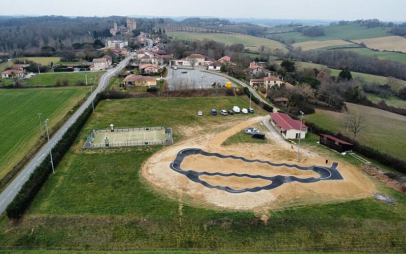 Entreprise création & installation de pumptrack & piste BMX race - 32 saint Blancard