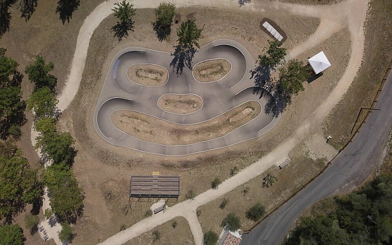 Créateur, installateur de pumptrack en France - Saint privat des vieux