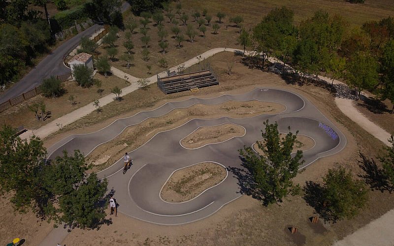 Créateur, installateur de pumptrack en France - Gard Saint privat