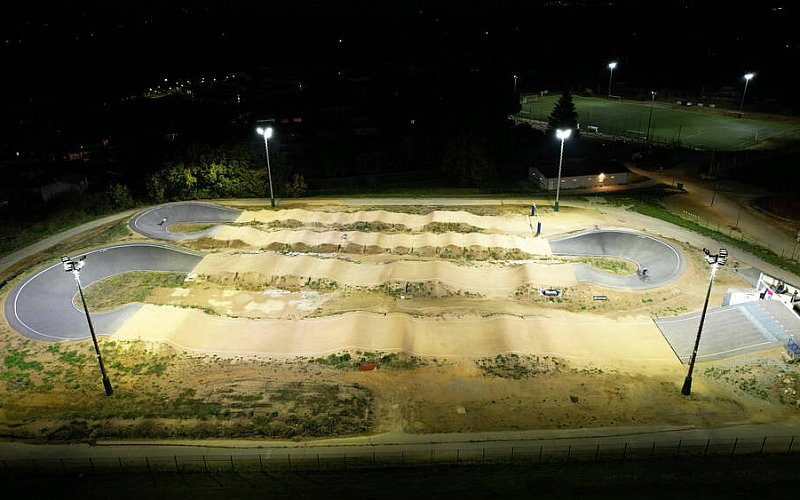 Entreprise création & installation de pumptrack & piste BMX race - trets 13