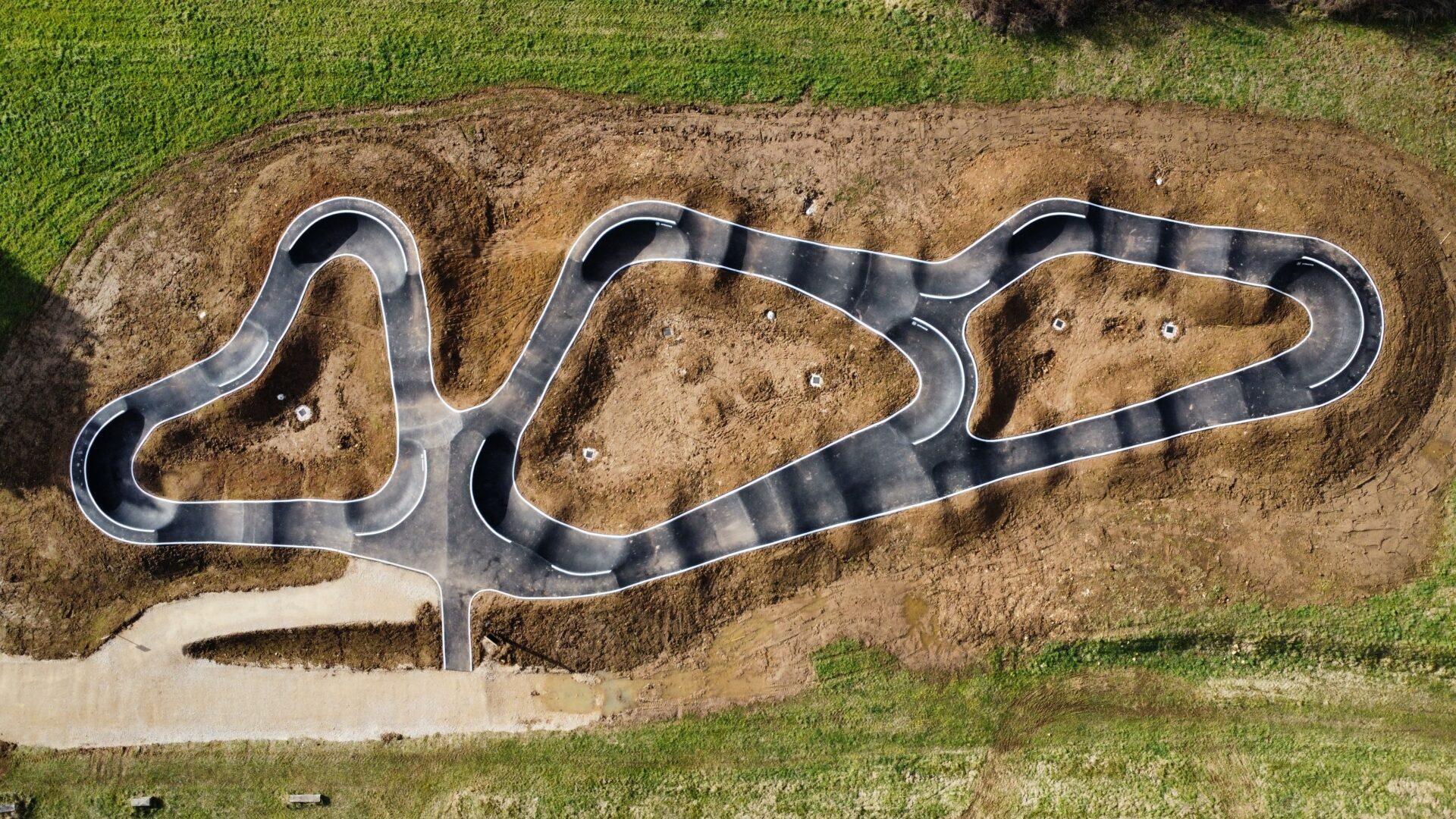 Réalisation d'un pumptrack à Belleneuve