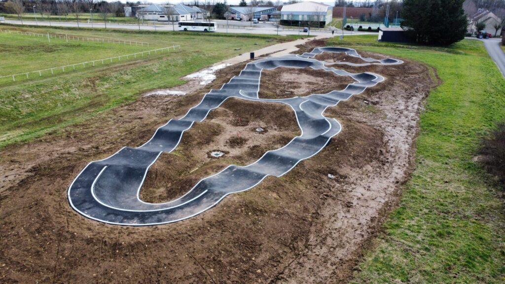 Réalisation d'un pumptrack à Belleneuve