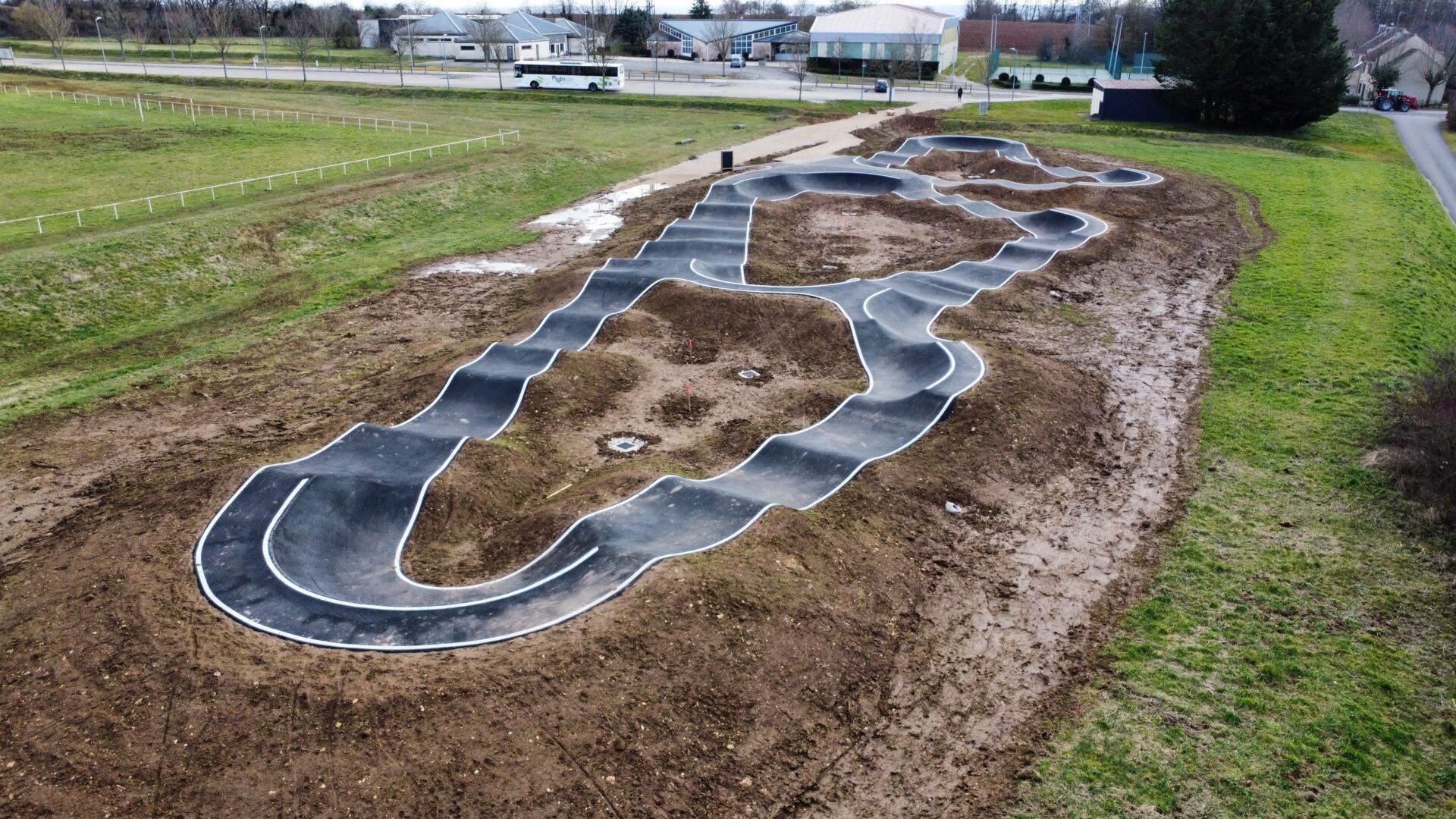 Réalisation d'un pumptrack à Belleneuve