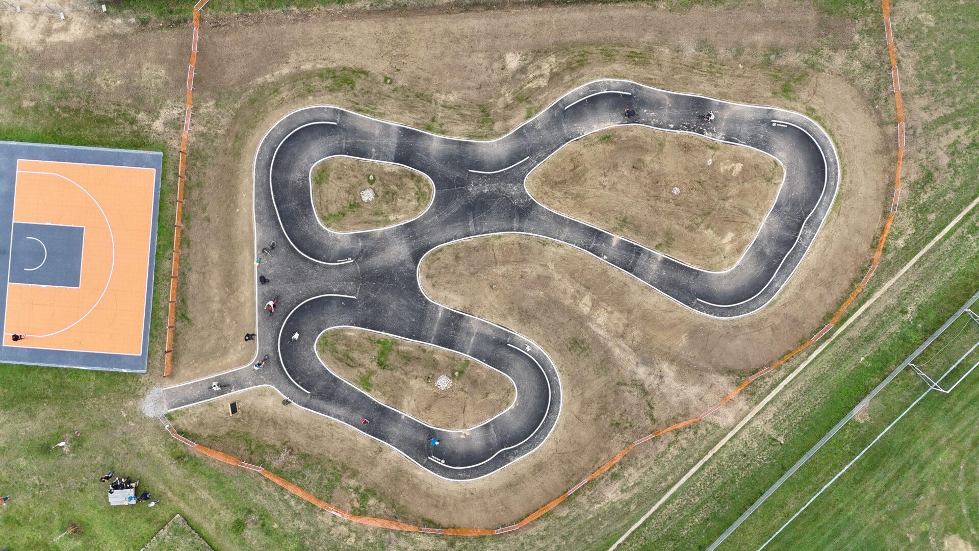Réalisation d'un pumptrack à Labastidette