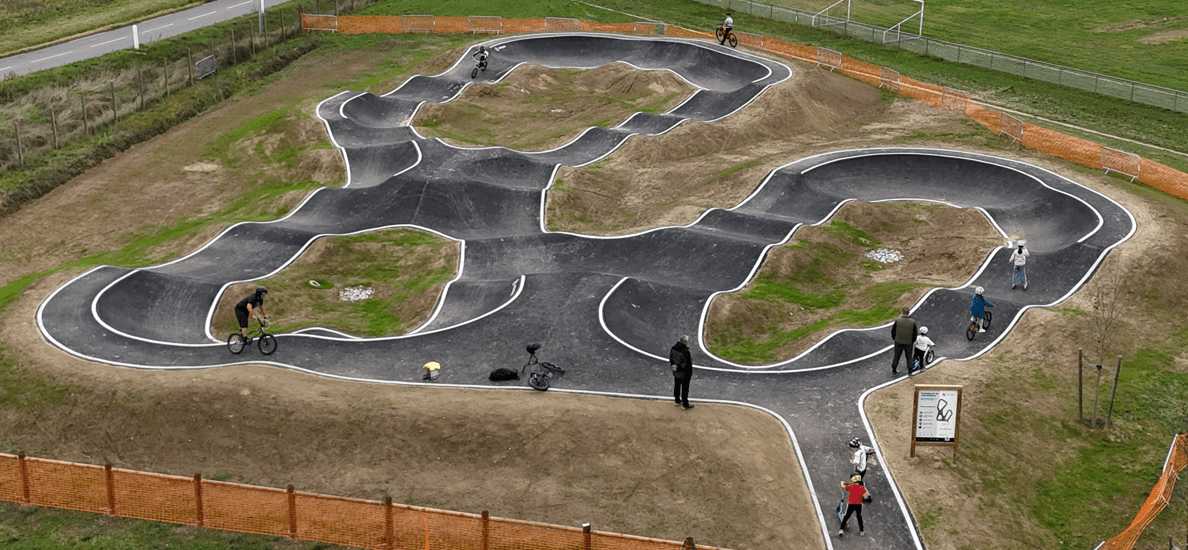 Réalisation d'un pumptrack à Labastidette