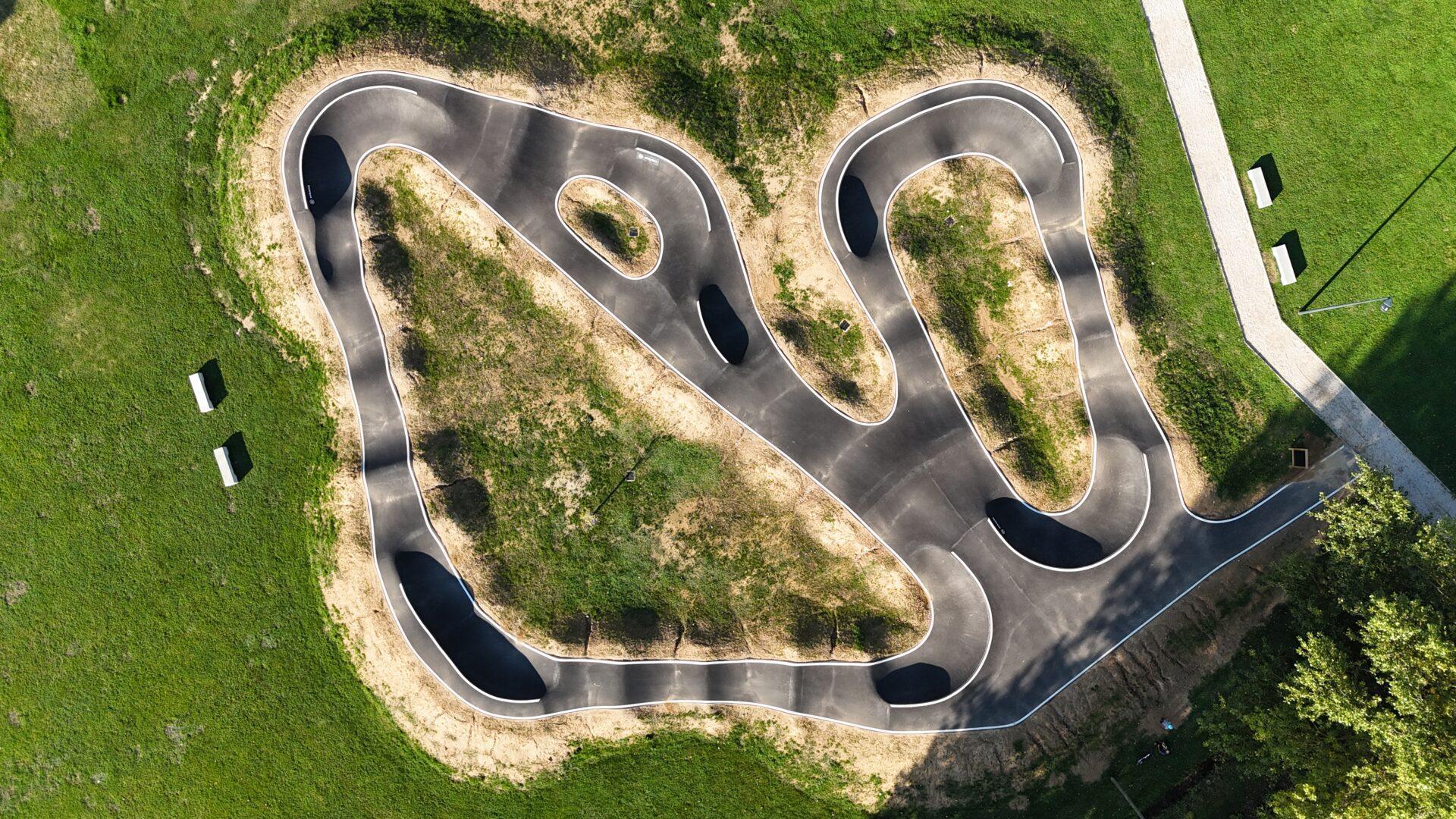Réalisation d'un pumptrack à Negrepelisse
